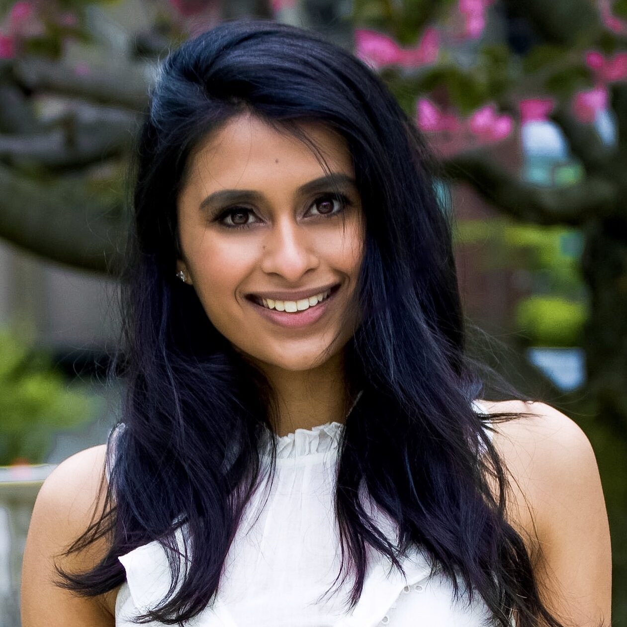 Sravya Chary's headshot.