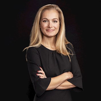 Michelle Rogers headshot