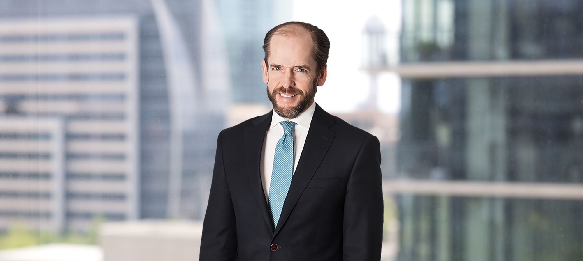 Carl Fornaris headshot