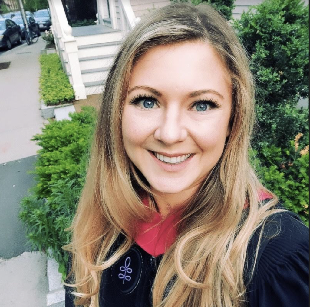 Laura Bach ’22